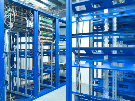 放送局用装置、映像装置の受託製造作業